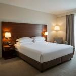 تتمتع كل غرفة من غرفنا المزدوجة الثمانية بميزاتها المميزة.